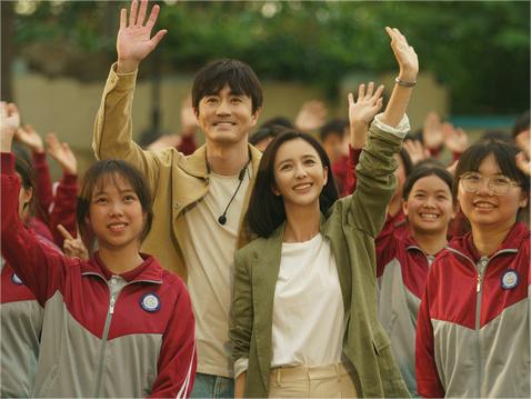 乡村教育话题剧《春风化雨》开播 佟丽娅杨玏躬耕乡村教育