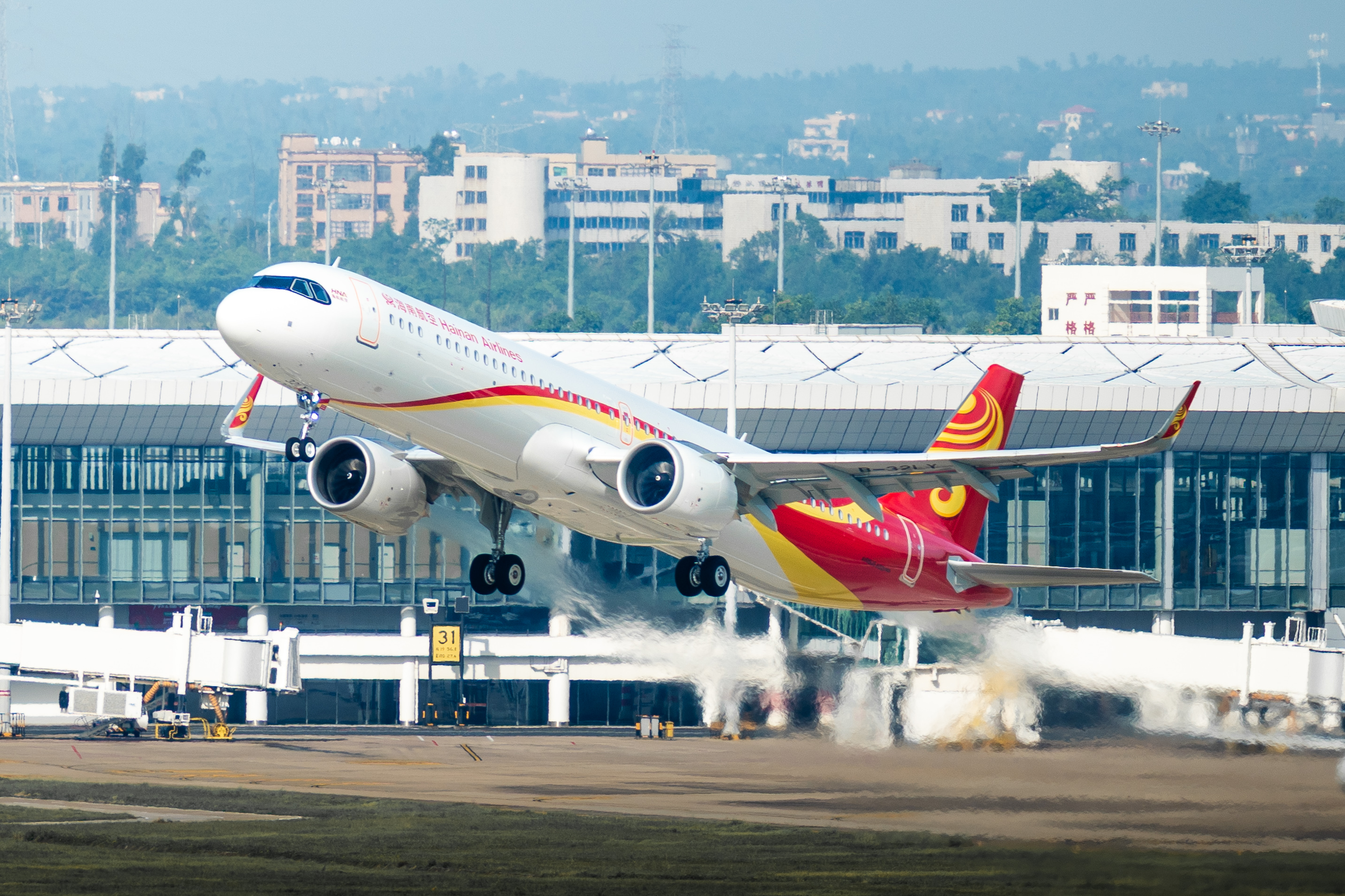 附图3：为给暑运运力增加动力，海南航空最新引进的A321neo客机已于6月28日投入运营.jpg