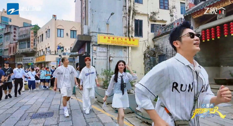 在“奔跑”中回望，在热爱中出发 《奔跑吧