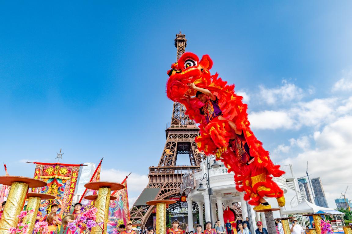 接待游客近30万人次！深圳世界之窗五洲同框过大年